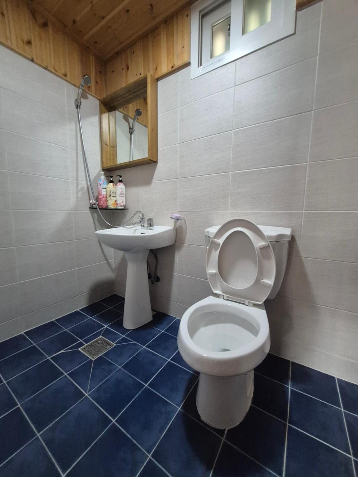 Jeonju Tosarang Guesthouse Номер фото