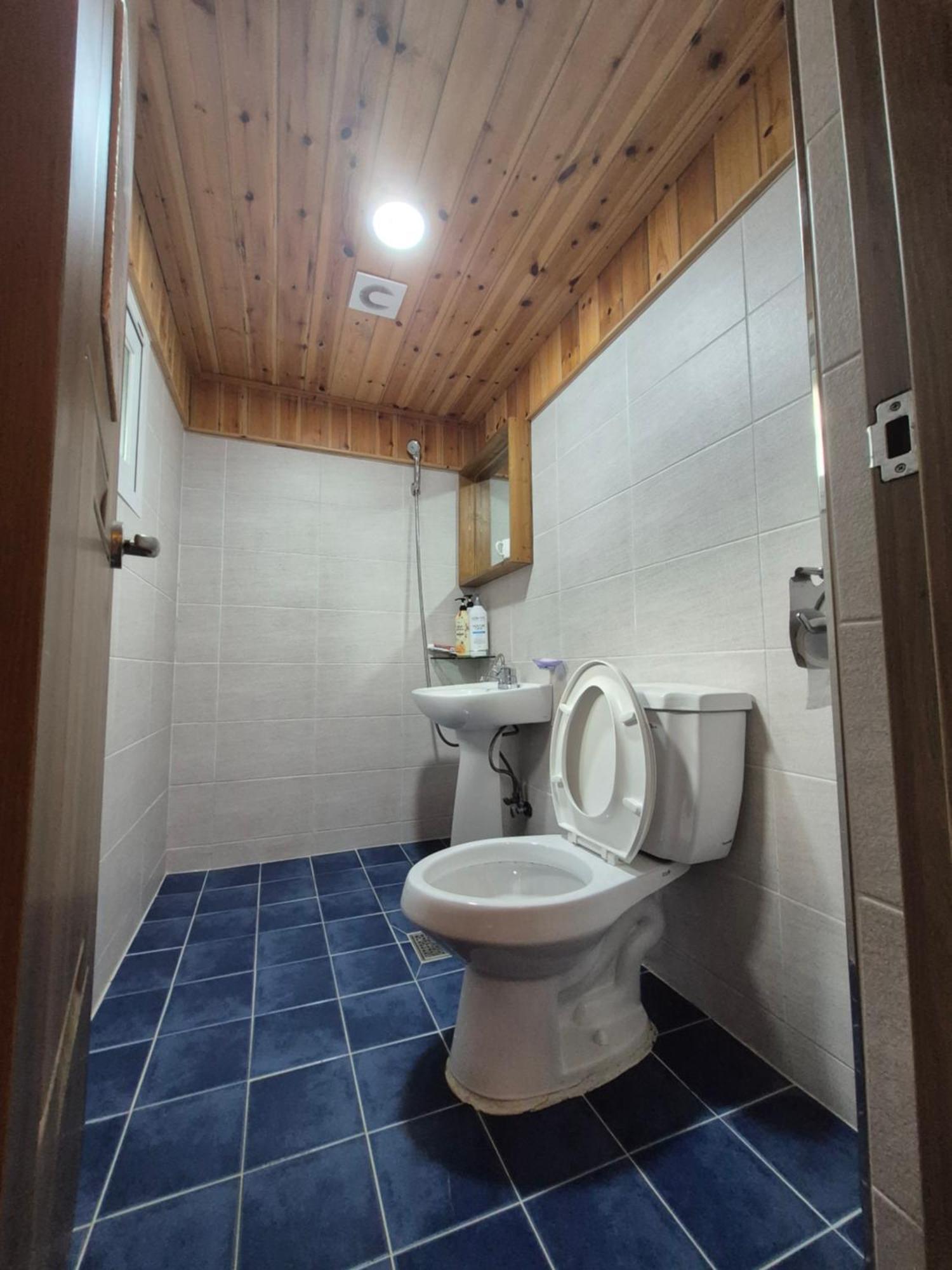 Jeonju Tosarang Guesthouse Номер фото