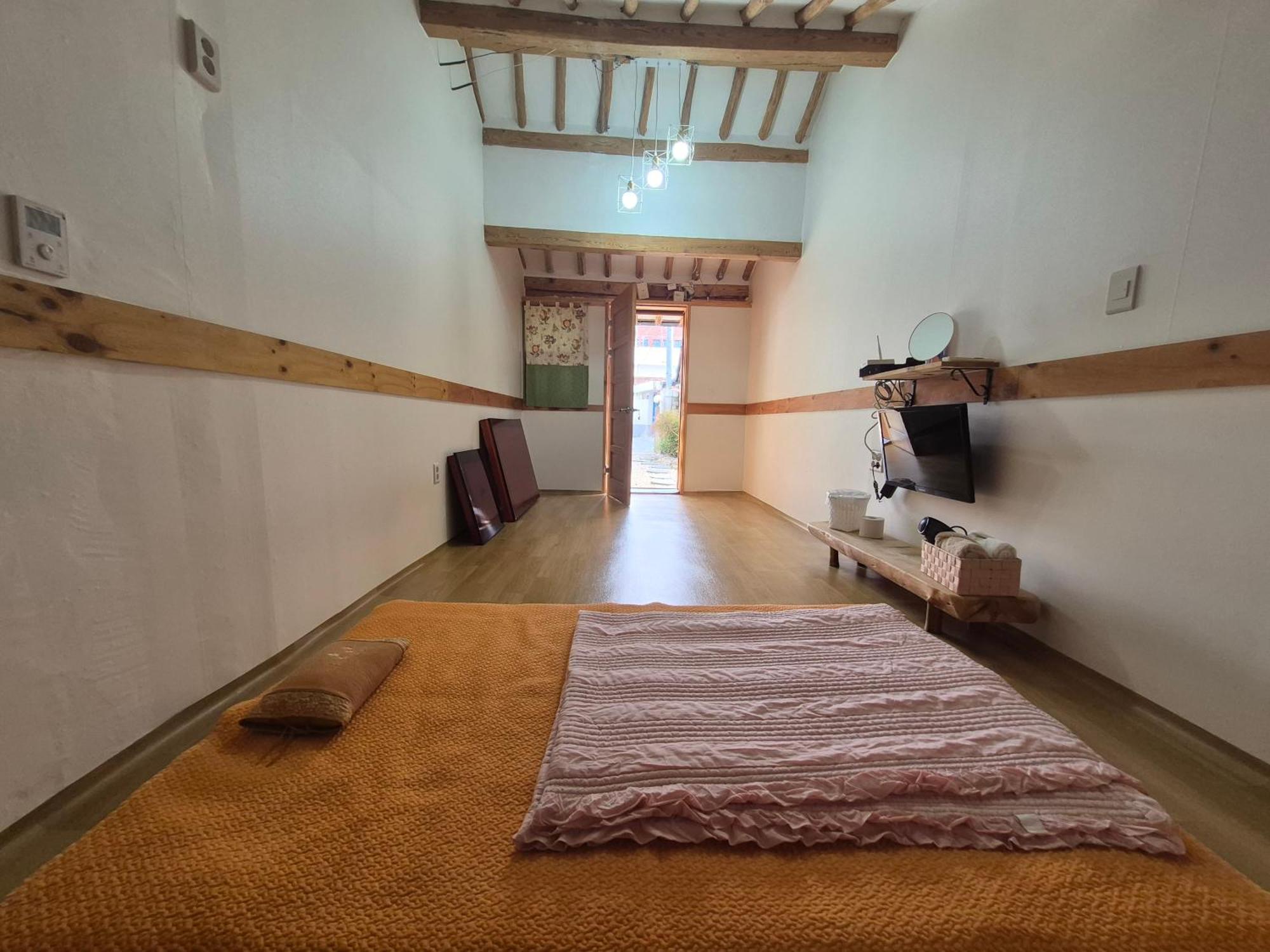 Jeonju Tosarang Guesthouse Номер фото