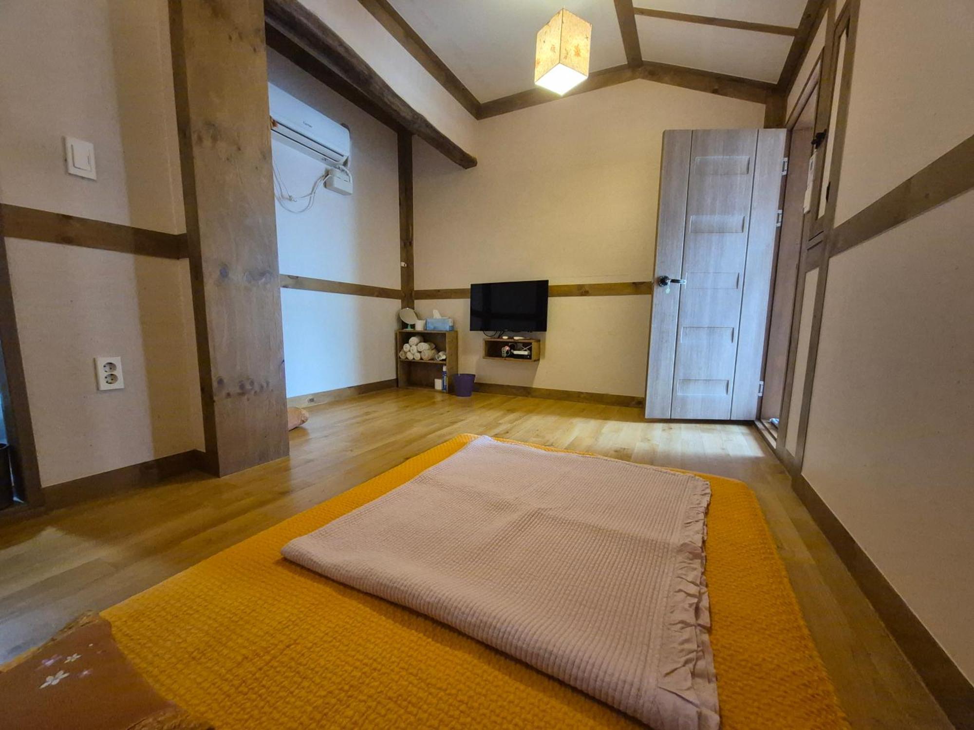 Jeonju Tosarang Guesthouse Номер фото