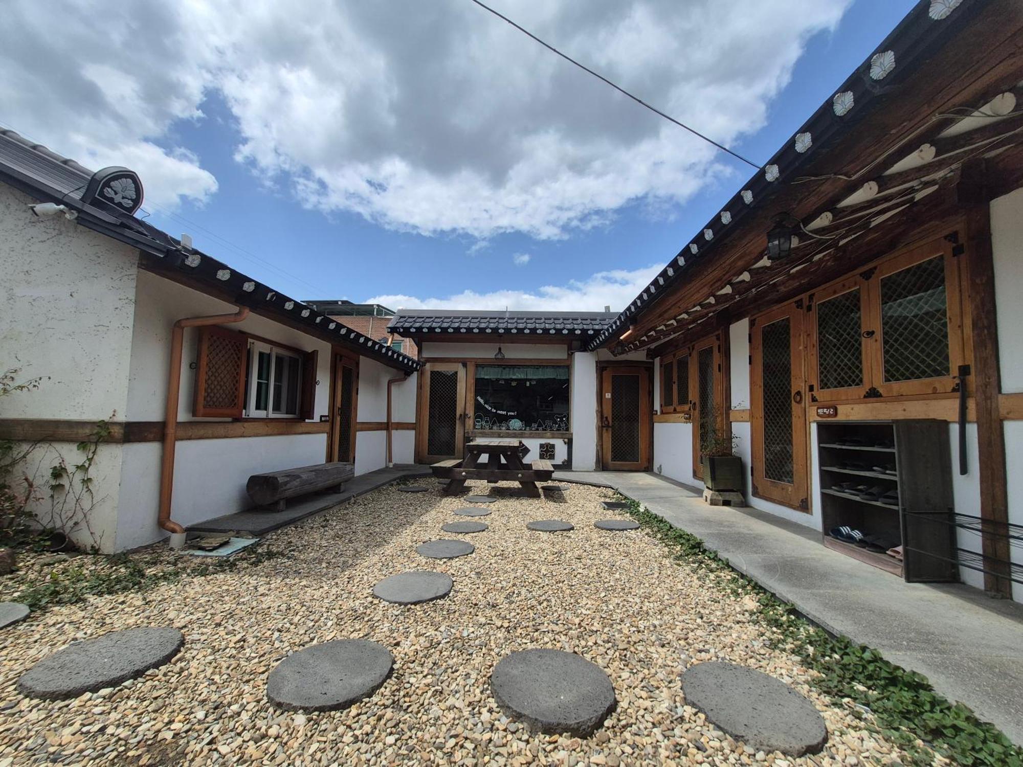 Jeonju Tosarang Guesthouse Номер фото
